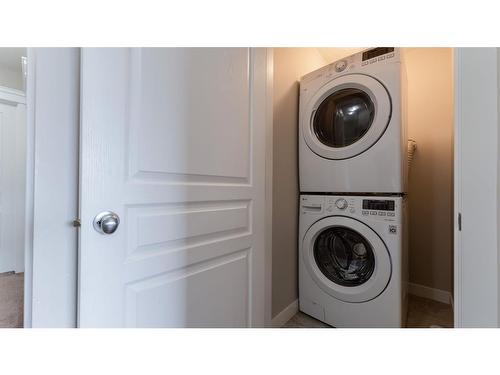 413 Redstone Grove Ne, Calgary, AB - Indoor Photo Showing Laundry Room