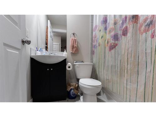 413 Redstone Grove Ne, Calgary, AB - Indoor Photo Showing Bathroom