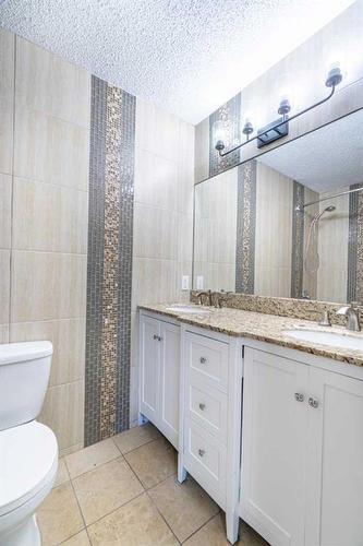 427 Brookpark Drive Sw, Calgary, AB - Indoor Photo Showing Bathroom