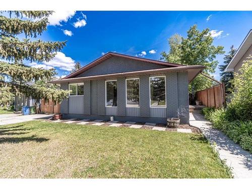 427 Brookpark Drive Sw, Calgary, AB - Outdoor