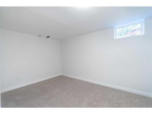 427 Brookpark Drive Sw, Calgary, AB - Indoor Photo Showing Other Room