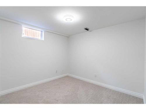 427 Brookpark Drive Sw, Calgary, AB - Indoor Photo Showing Other Room