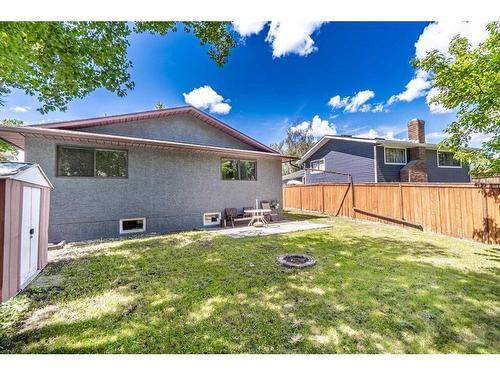 427 Brookpark Drive Sw, Calgary, AB - Outdoor