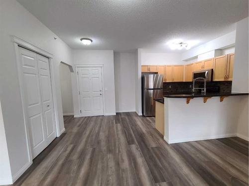 4309-70 Panamount Drive Nw, Calgary, AB - Indoor Photo Showing Kitchen
