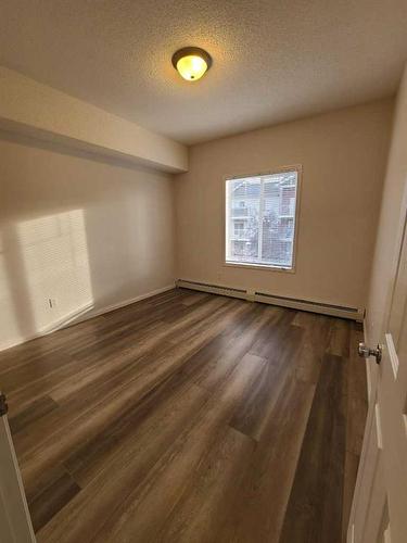 4309-70 Panamount Drive Nw, Calgary, AB - Indoor Photo Showing Other Room