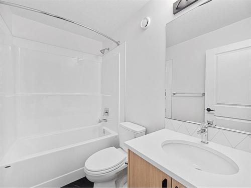 76 Corner Glen Road Ne, Calgary, AB - Indoor Photo Showing Bathroom