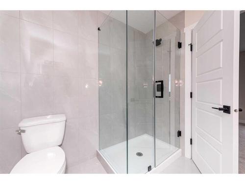 211 Sherwood Lane Nw, Calgary, AB - Indoor Photo Showing Bathroom