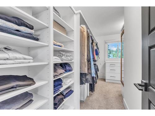 655 Wilderness Drive Se, Calgary, AB - Indoor With Storage