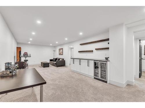 655 Wilderness Drive Se, Calgary, AB - Indoor