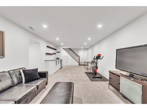 655 Wilderness Drive Se, Calgary, AB - Indoor