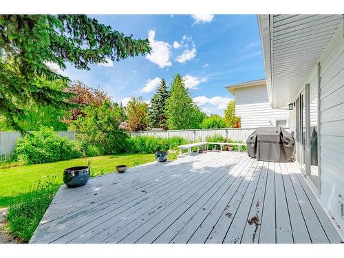 655 Wilderness Drive Se, Calgary, AB - Outdoor With Deck Patio Veranda