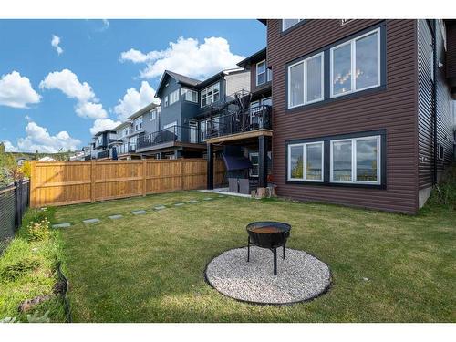 233 Crestmont Drive Sw, Calgary, AB - Outdoor