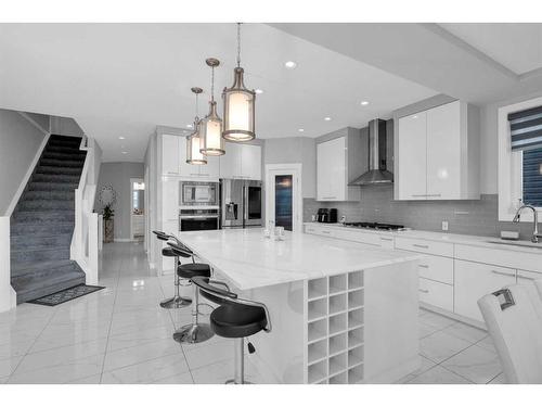 233 Crestmont Drive Sw, Calgary, AB - Indoor Photo Showing Kitchen With Upgraded Kitchen