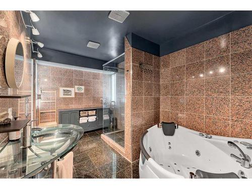 82 Hawkwood Boulevard Nw, Calgary, AB - Indoor Photo Showing Bathroom