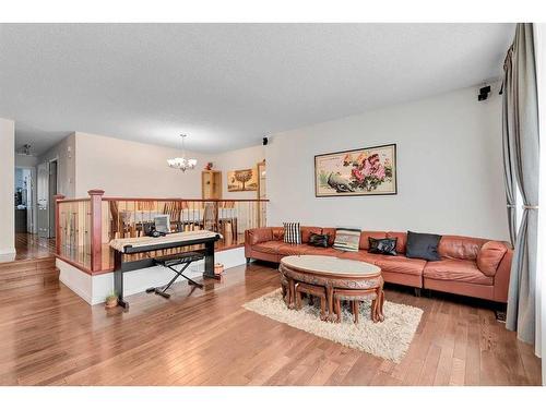 82 Hawkwood Boulevard Nw, Calgary, AB - Indoor Photo Showing Living Room
