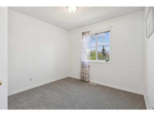 185 Citadel Drive Nw, Calgary, AB - Indoor Photo Showing Other Room