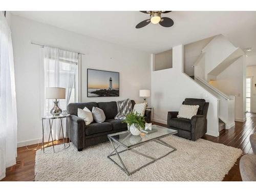 185 Citadel Drive Nw, Calgary, AB - Indoor Photo Showing Living Room