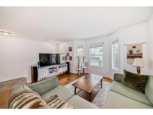 74 Tuscany Springs Gardens Nw, Calgary, AB - Indoor Photo Showing Living Room