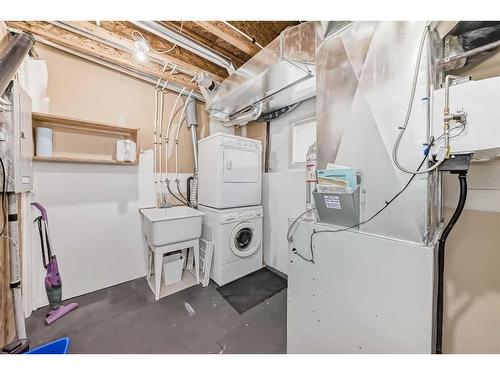 74 Tuscany Springs Gardens Nw, Calgary, AB - Indoor Photo Showing Laundry Room