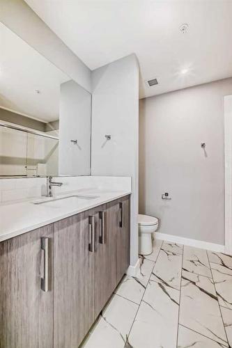 2219-681 Savanna Boulevard, Calgary, AB - Indoor Photo Showing Bathroom