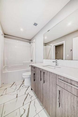 2219-681 Savanna Boulevard, Calgary, AB - Indoor Photo Showing Bathroom