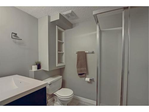 144 Whitmire Road Ne, Calgary, AB - Indoor Photo Showing Bathroom
