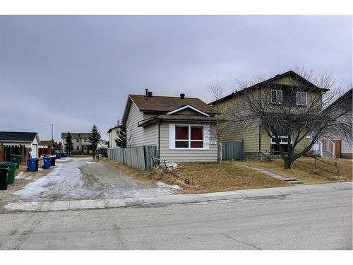 144 Whitmire Road Ne, Calgary, AB - Outdoor