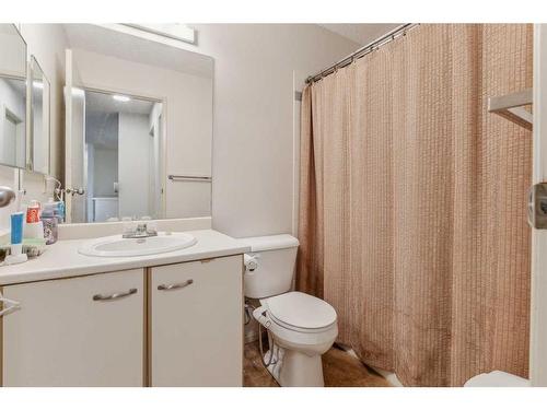 1712-1712 Edenwold Heights Nw, Calgary, AB - Indoor Photo Showing Bathroom