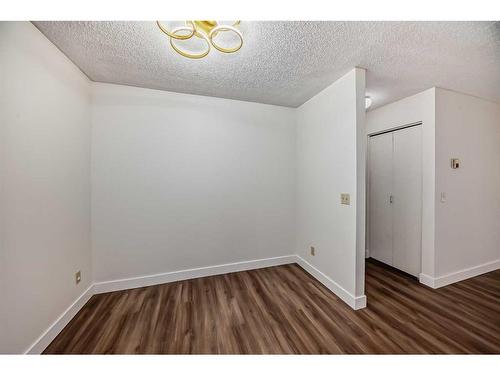 12-2712 Edenwold Heights Nw, Calgary, AB - Indoor Photo Showing Other Room