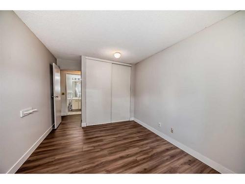 12-2712 Edenwold Heights Nw, Calgary, AB - Indoor Photo Showing Other Room