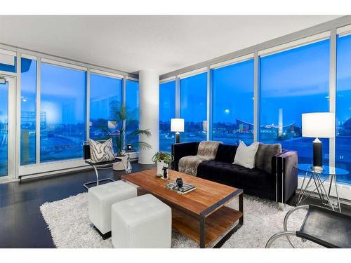 703-433 11 Avenue Se, Calgary, AB - Indoor Photo Showing Living Room