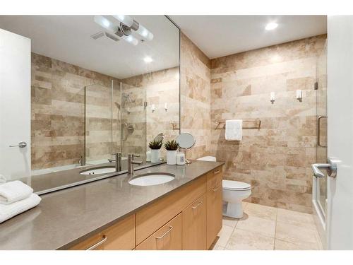 703-433 11 Avenue Se, Calgary, AB - Indoor Photo Showing Bathroom