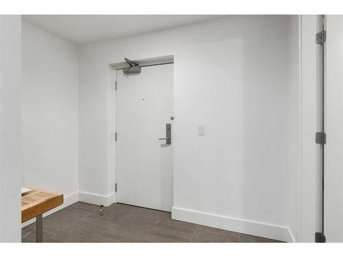 703-433 11 Avenue Se, Calgary, AB - Indoor Photo Showing Other Room