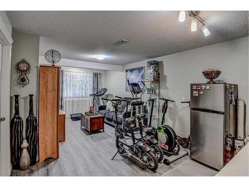 182 Sherwood Mount Nw, Calgary, AB - Indoor Photo Showing Other Room