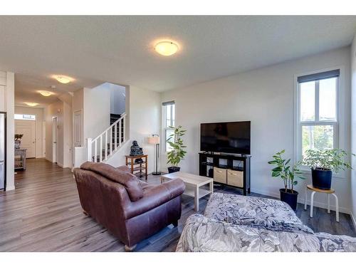 78 Harvest Grove Common Ne, Calgary, AB - Indoor Photo Showing Living Room