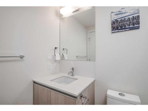 2104-1188 3 Street Se, Calgary, AB - Indoor Photo Showing Bathroom