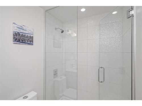 2104-1188 3 Street Se, Calgary, AB - Indoor Photo Showing Bathroom