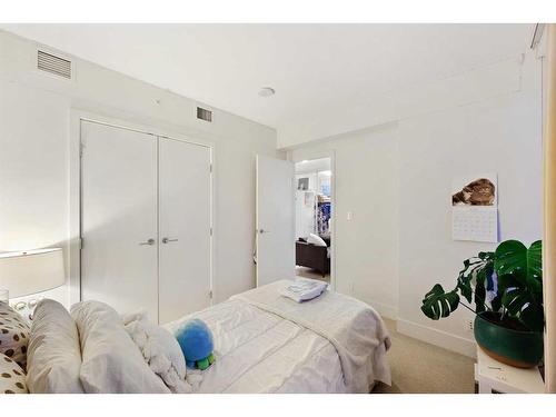 2104-901 10 Avenue Sw, Calgary, AB - Indoor Photo Showing Bedroom