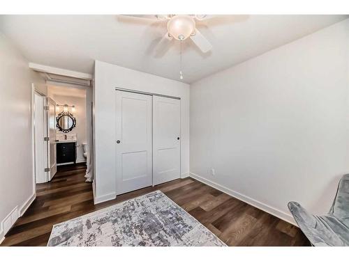 1803 /1805 41 Street Nw, Calgary, AB - Indoor Photo Showing Other Room