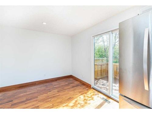 29 Mckenna Crescent Se, Calgary, AB - Indoor Photo Showing Other Room