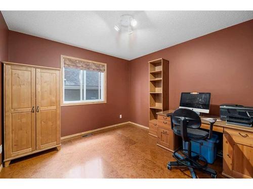 371 Sunlake Road Se, Calgary, AB - Indoor Photo Showing Office