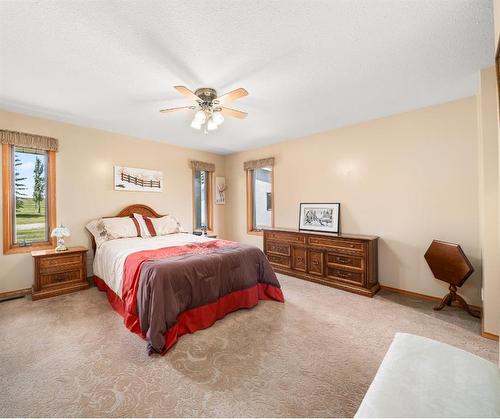 270168 Range Road 283, Rural Rocky View County, AB - Indoor Photo Showing Bedroom