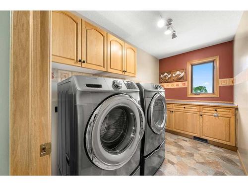 270168 Range Road 283, Rural Rocky View County, AB - Indoor Photo Showing Laundry Room