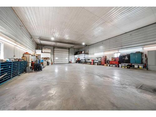 270168 Range Road 283, Rural Rocky View County, AB - Indoor Photo Showing Garage