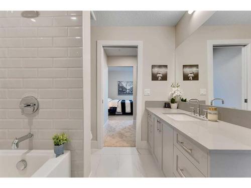 304-1702 17 Avenue Sw, Calgary, AB - Indoor Photo Showing Bathroom