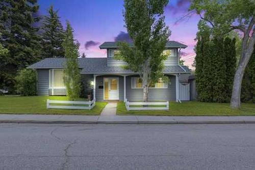 1148 105 Avenue Sw, Calgary, AB - Outdoor With Exterior