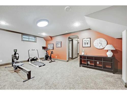 14 Sierra Vista Terrace Sw, Calgary, AB - Indoor Photo Showing Other Room