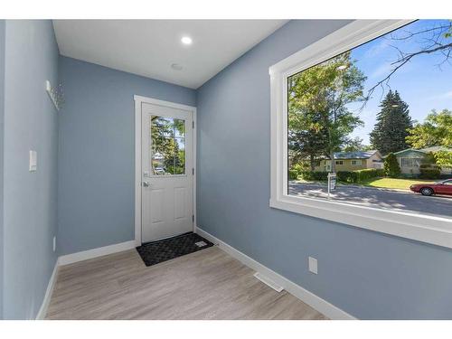 1940 Cottonwood Crescent Se, Calgary, AB - Indoor Photo Showing Other Room