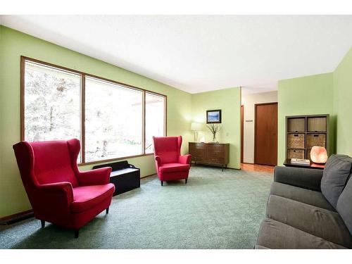 370100 272 Street West, Rural Foothills County, AB - Indoor Photo Showing Living Room