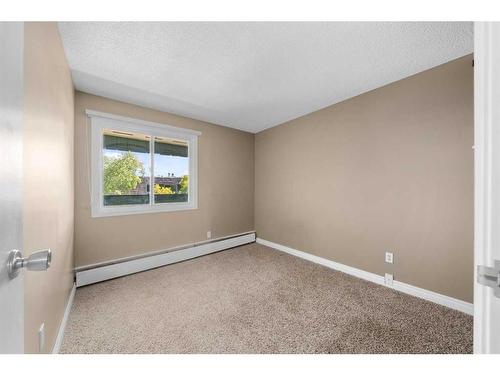 8308-315 Southampton Drive Sw, Calgary, AB - Indoor Photo Showing Other Room